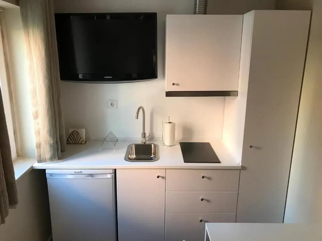 New and Unique Charming Studio at Campolide - photo 10