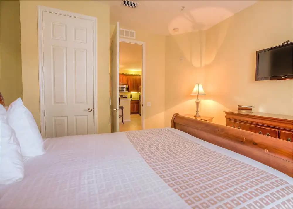 5037 Shoreway Loop #103, - photo 2