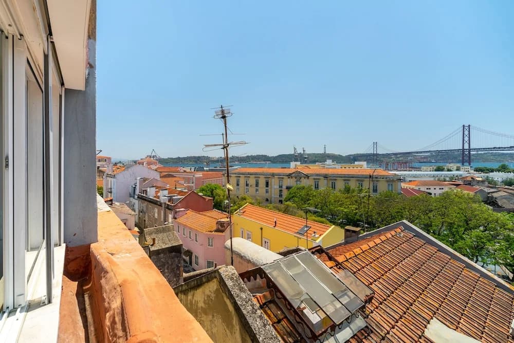 Premium River View Apartment - photo 9