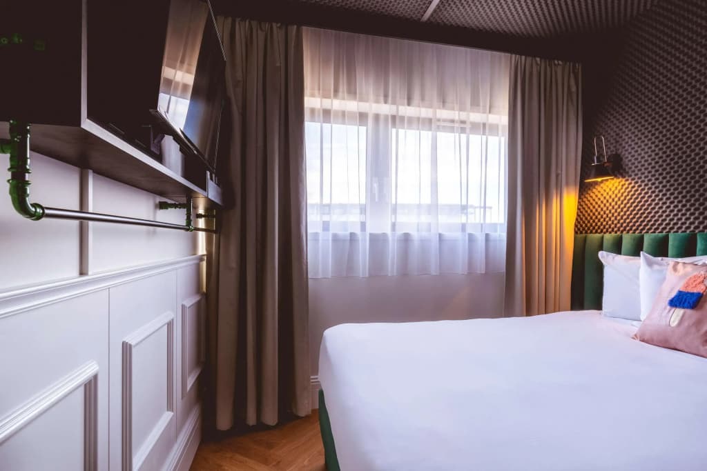 Moxy Paris La Villette Hotel - photo 4