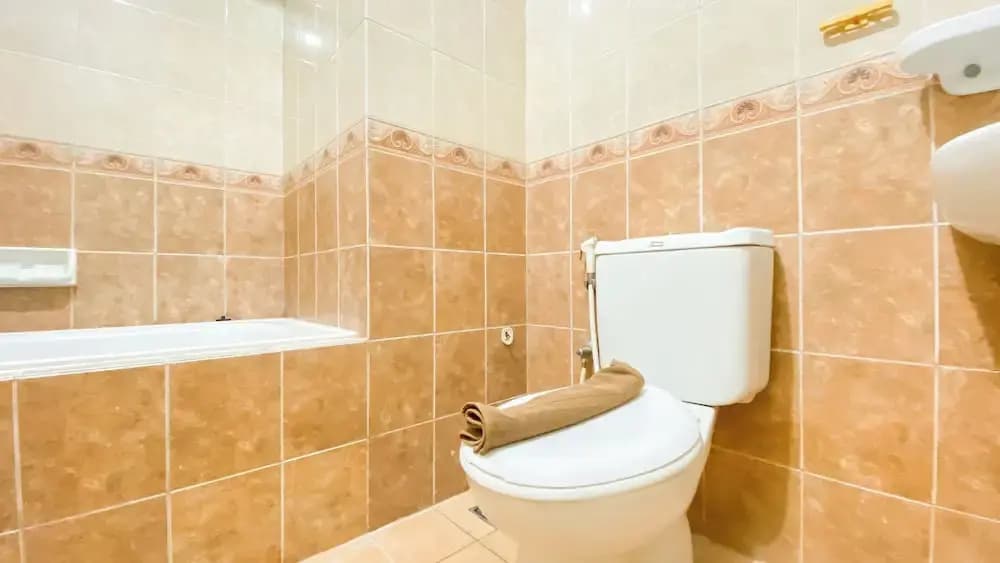 Spacious And Comfy 3Br At Puri Garden Apartment - photo 9
