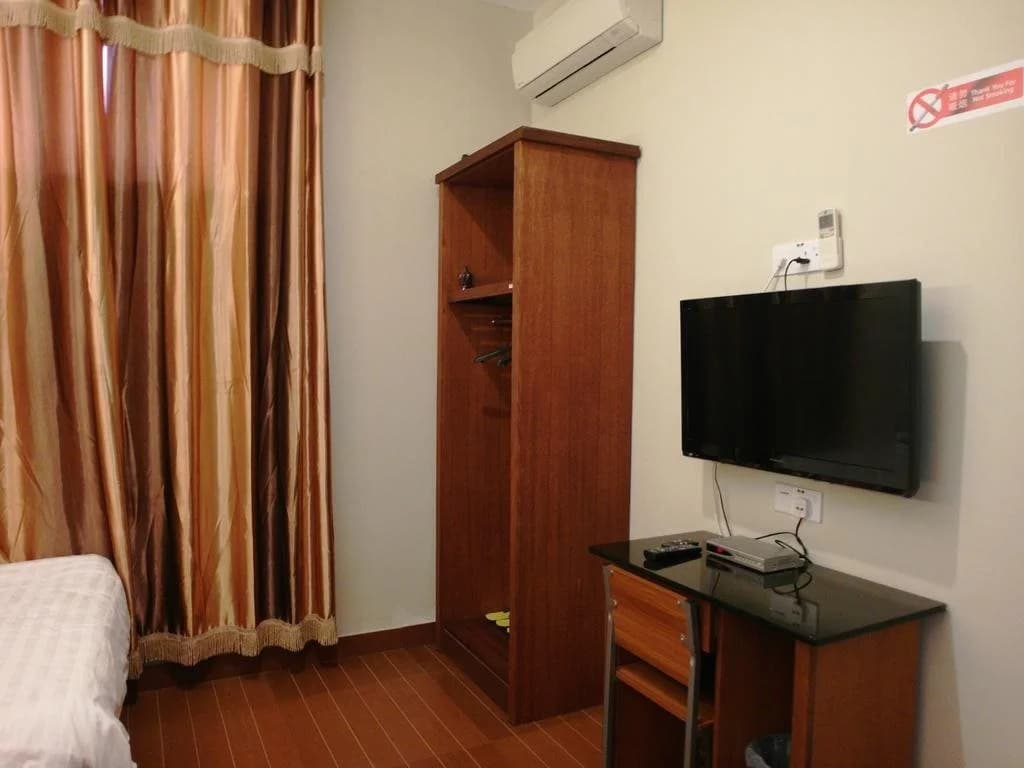 682 Lodge by OYO Rooms - photo 3