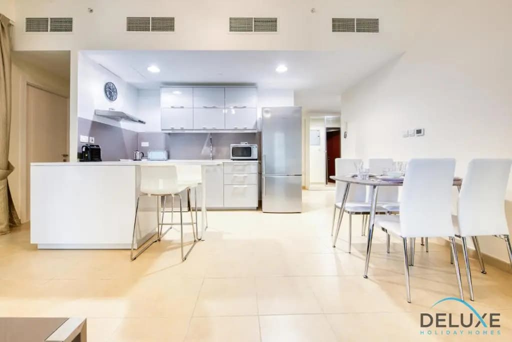 Classy 1BR in Bahar, Jumeirah Beach Residence by Deluxe Holiday Homes - photo 2
