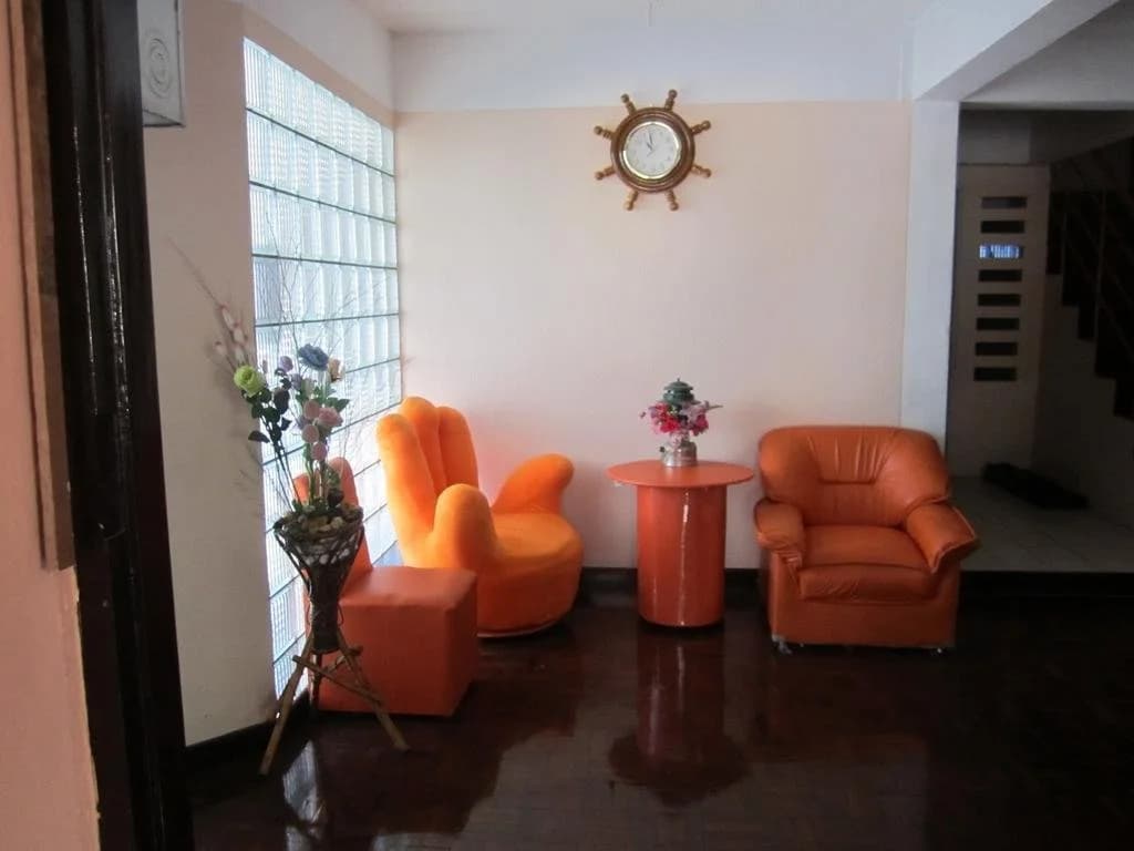 Dutch Guesthouse - photo 13