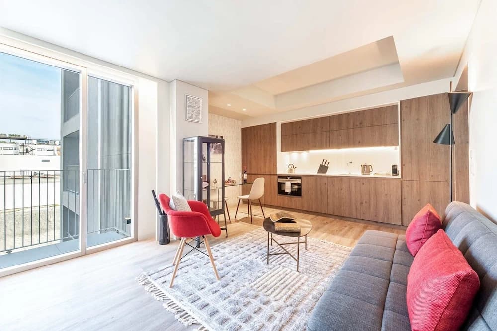 Mid-century Apartment Near Cais do Sodré - photo 5