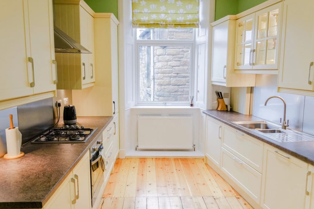 Newly Furnished Flat on Leith Walk, Sleeps 4 - photo 7