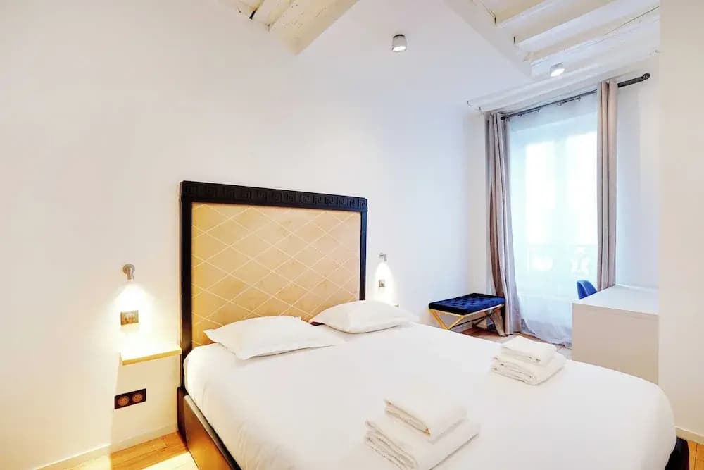 Stunning Apartment - 4br/8p - Mail - photo 2