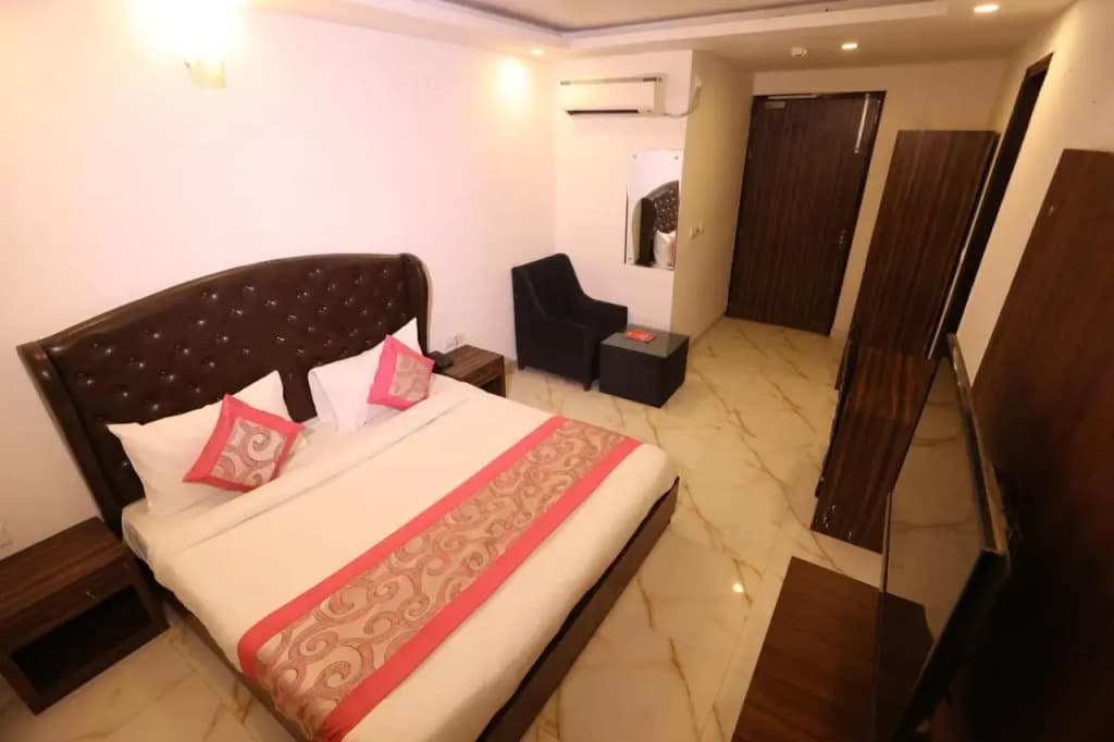 Hotel Milan by Foxi Group-Delhi Airport - photo 22