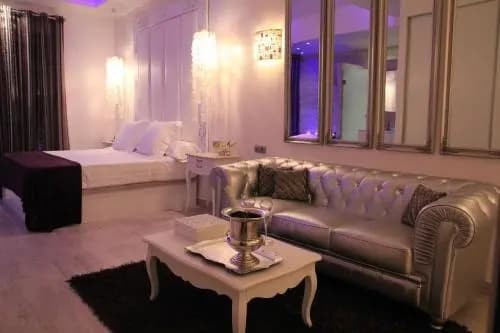 Romantic Barcelona Apartment - photo 6