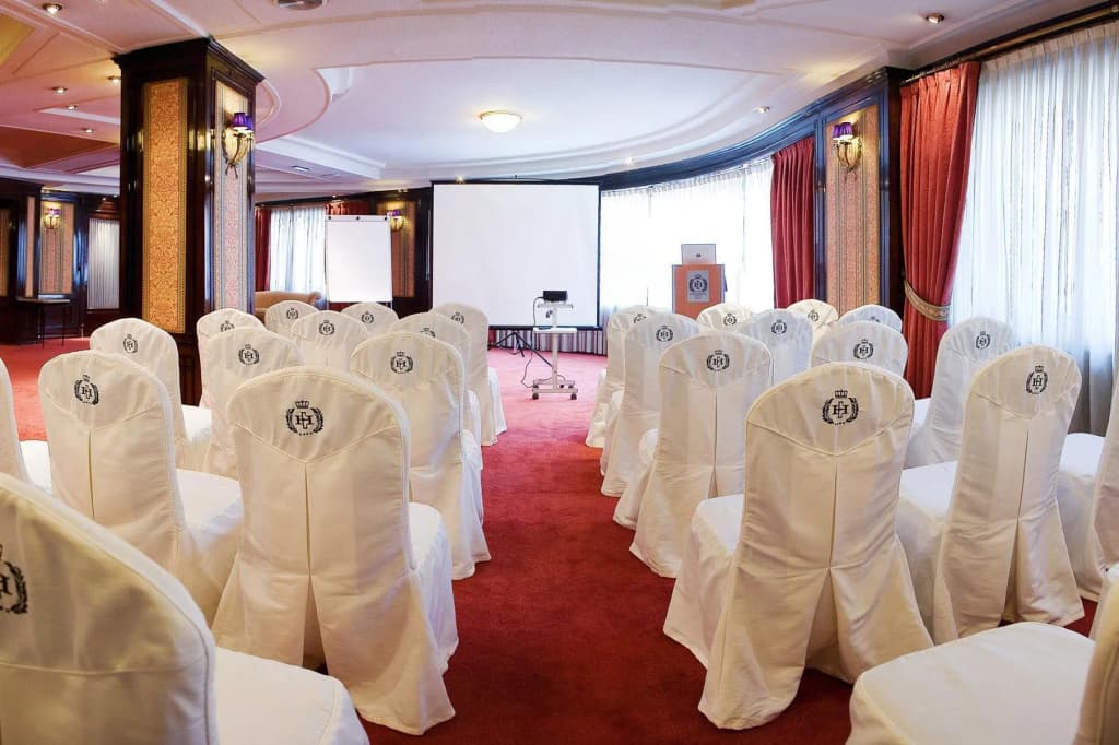 Hotel Emperador - photo 13