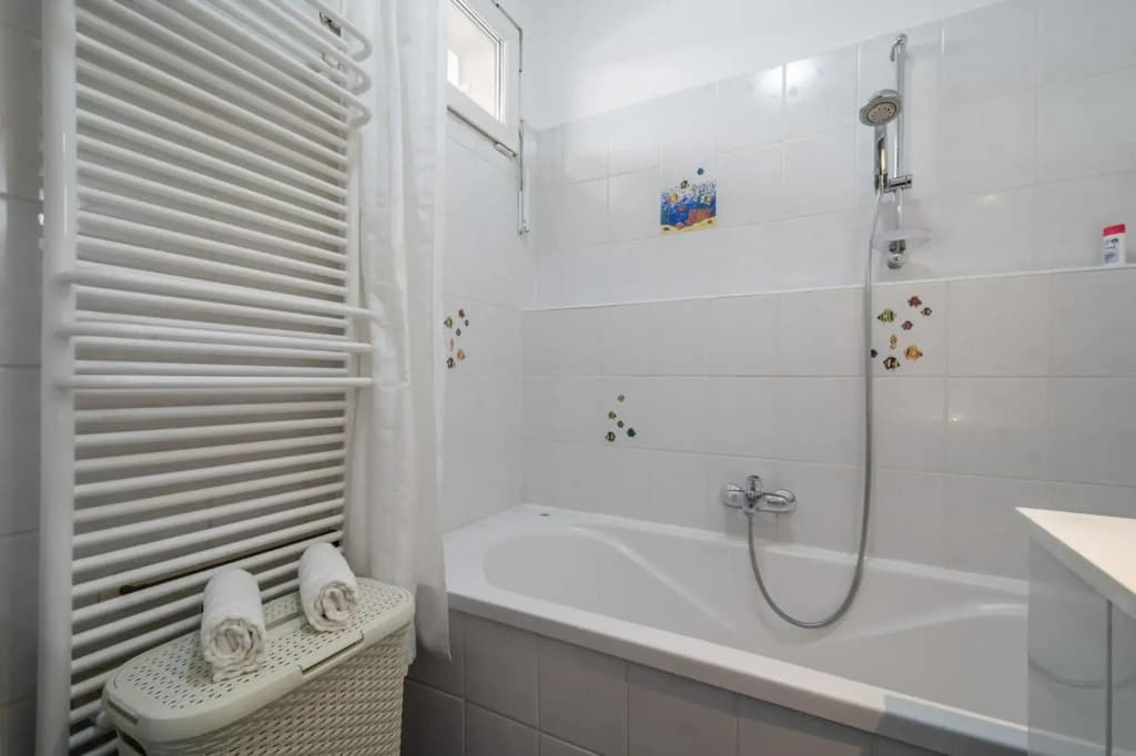 Santos 1214 Apartment - photo 8