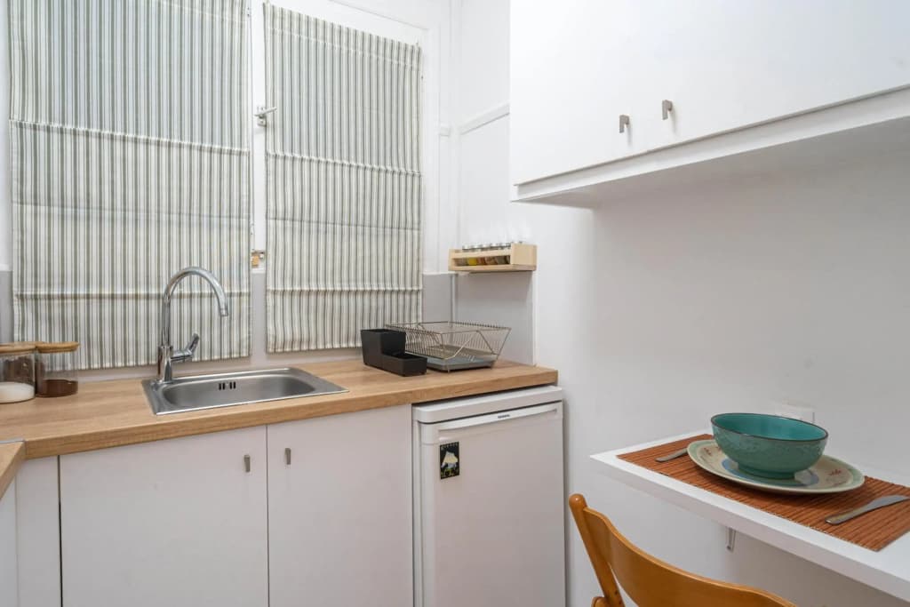 Lovely studio in Likavitos Hill - photo 13