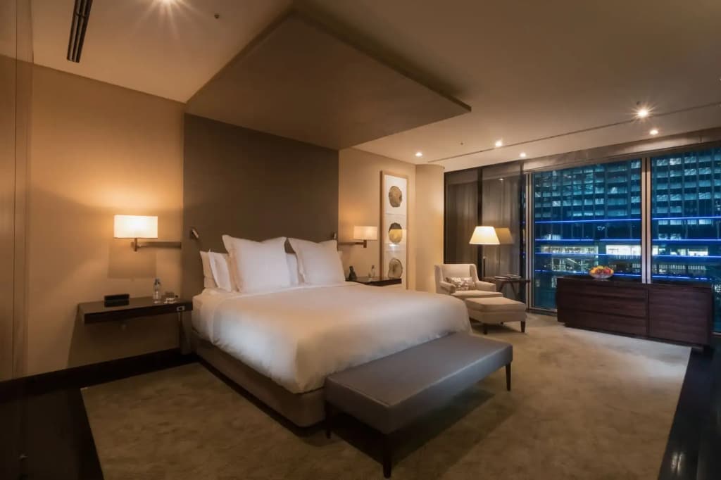 Four Seasons Hotel Tokyo at Marunouchi - photo 7