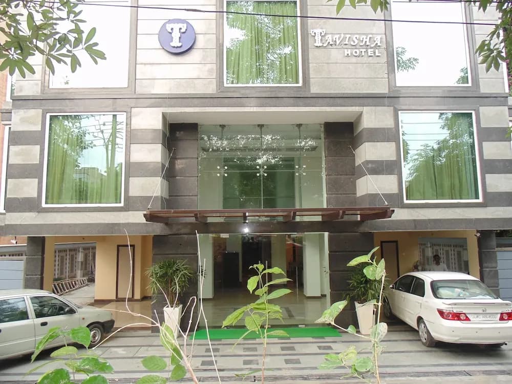 Tavisha Hotel - photo 1