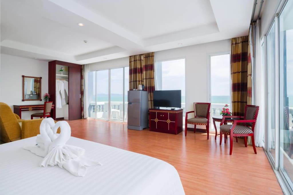 Jomtien Hisotel - photo 8