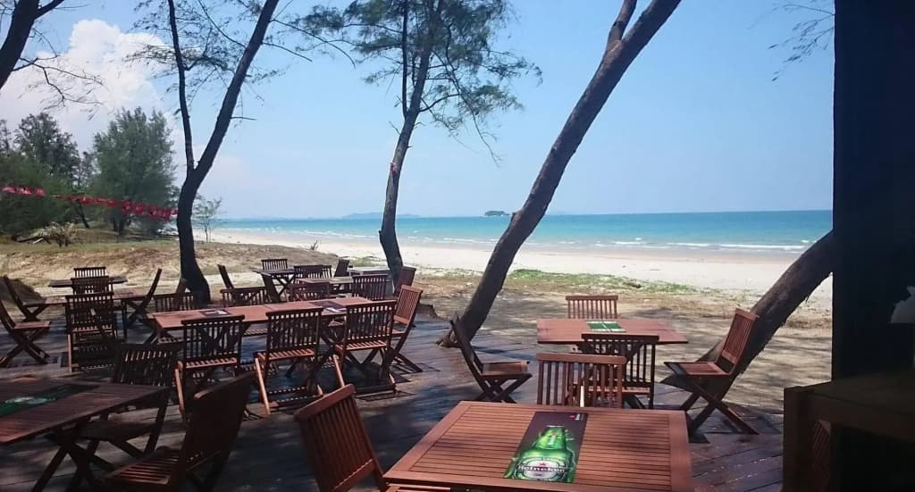 Samsuria Beach Resort & Residence - photo 15