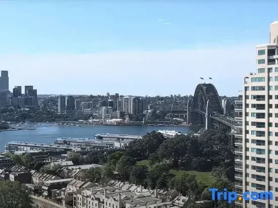 Luxury 1BR Iconic Harbour Views in Barangaroo - photo 2