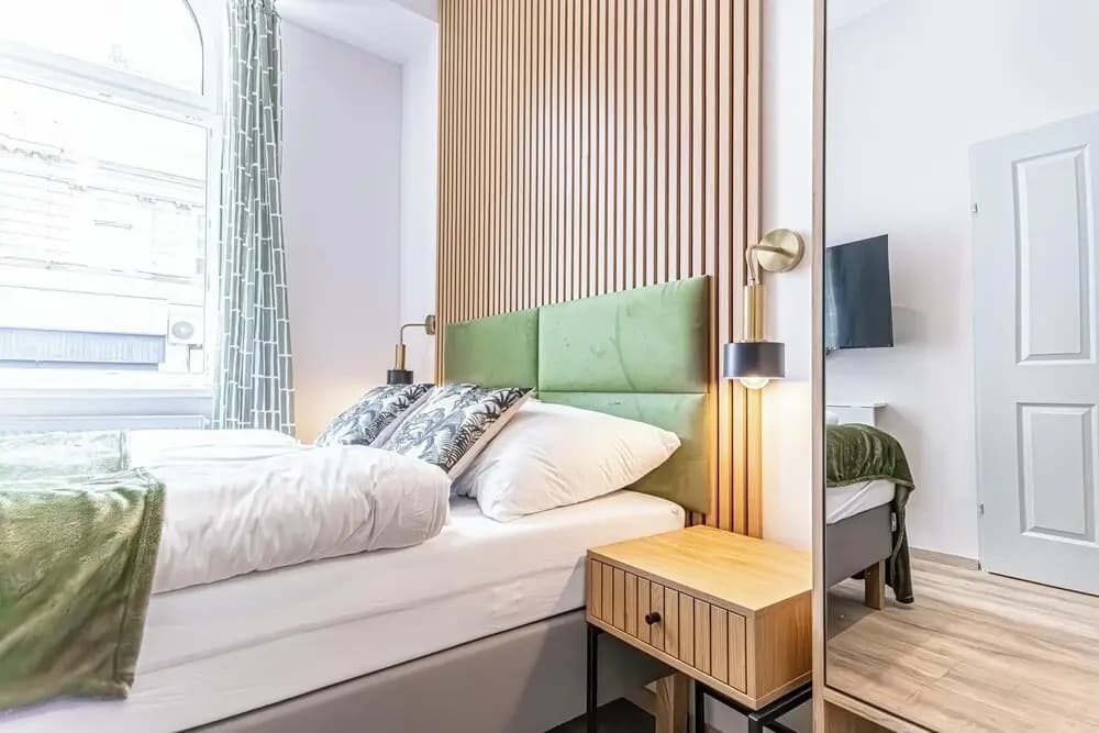 4BR Apt. for Groups 6-Min to Stadthalle - photo 16