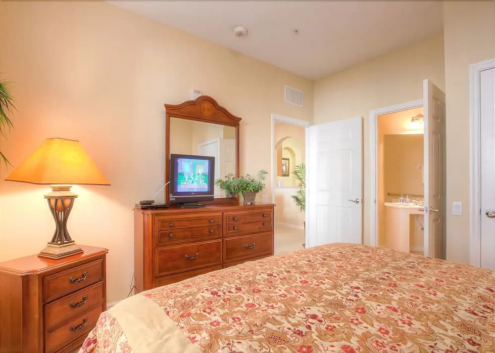 4802 Cayview Ave #102, - photo 6