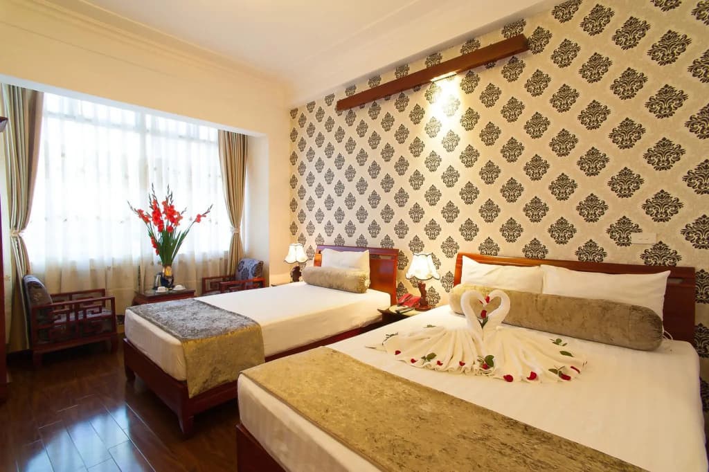 Luxury Hotel - photo 7