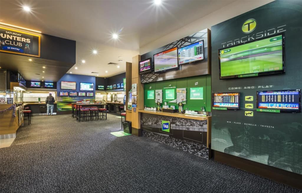 Nightcap at Coolaroo Hotel - photo 29