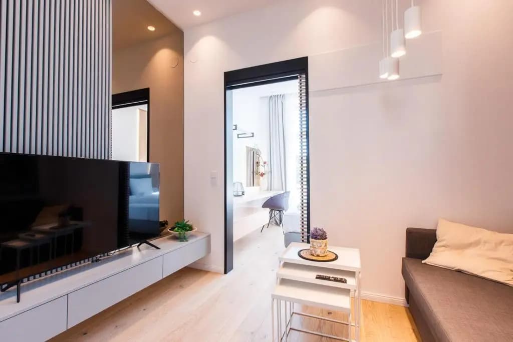 Zeus Design Apartments Unique #36 - photo 1