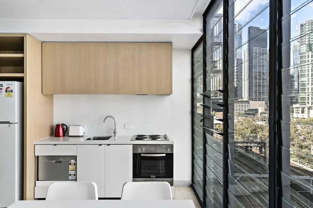 Leila, 1BDR Melbourne Apartment - photo 11