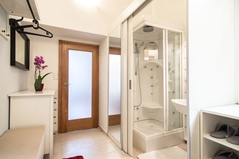 Lovely Apartment on Mala Strana just 10 mins walk to scenic places - photo 5
