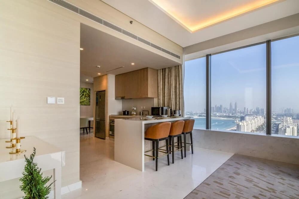 Enjoy Your Stay With Spectacular Views of the Palm - photo 4
