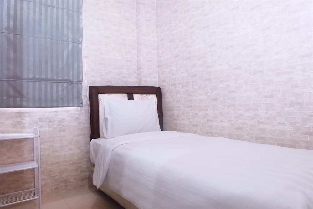 Best Price Green Pramuka Apartment - photo 3