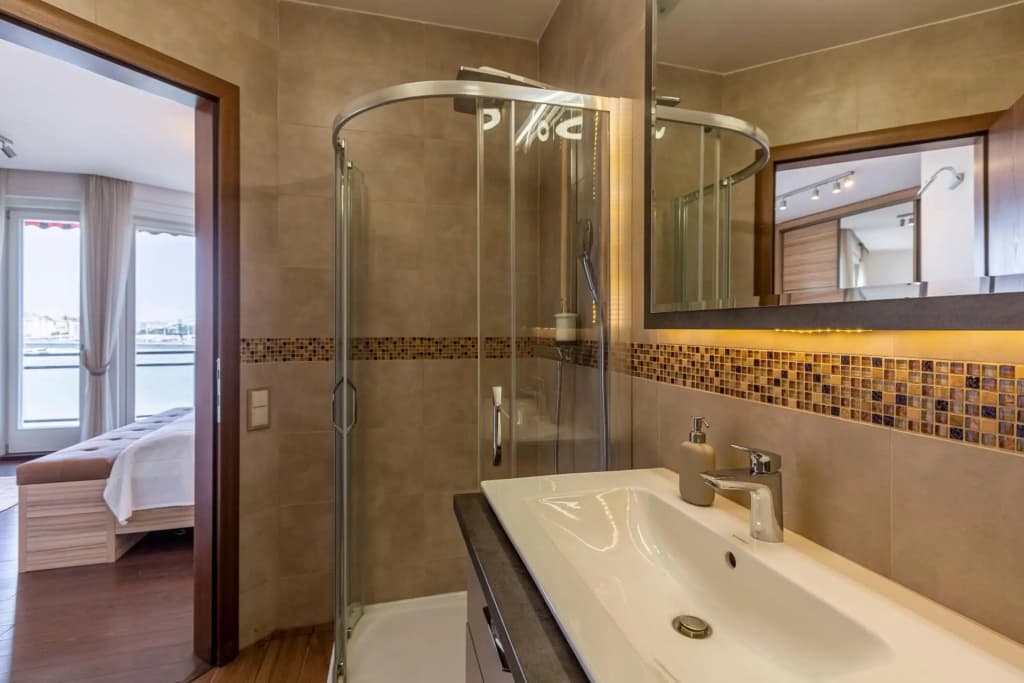 Luxury Residence with a Beautiful view for the Danube River - photo 10