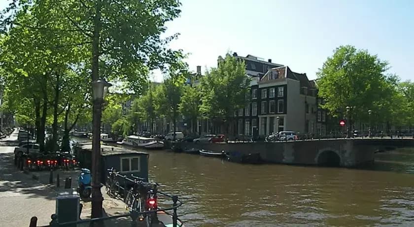 Authentic Jordaan Apartment - photo 5