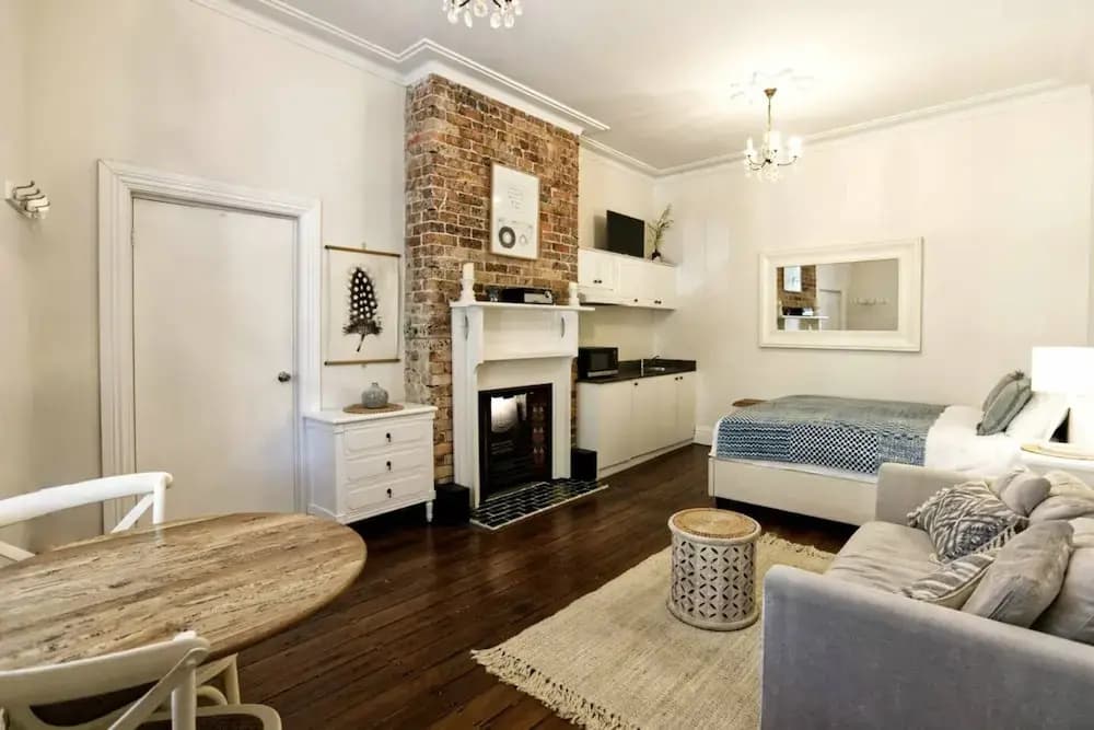 Gorgeous Studio by Moore Park - photo 3