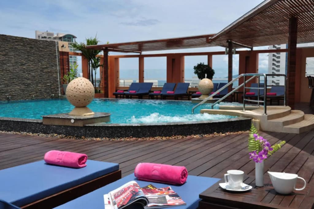 Empress Pattaya Hotel - photo 20