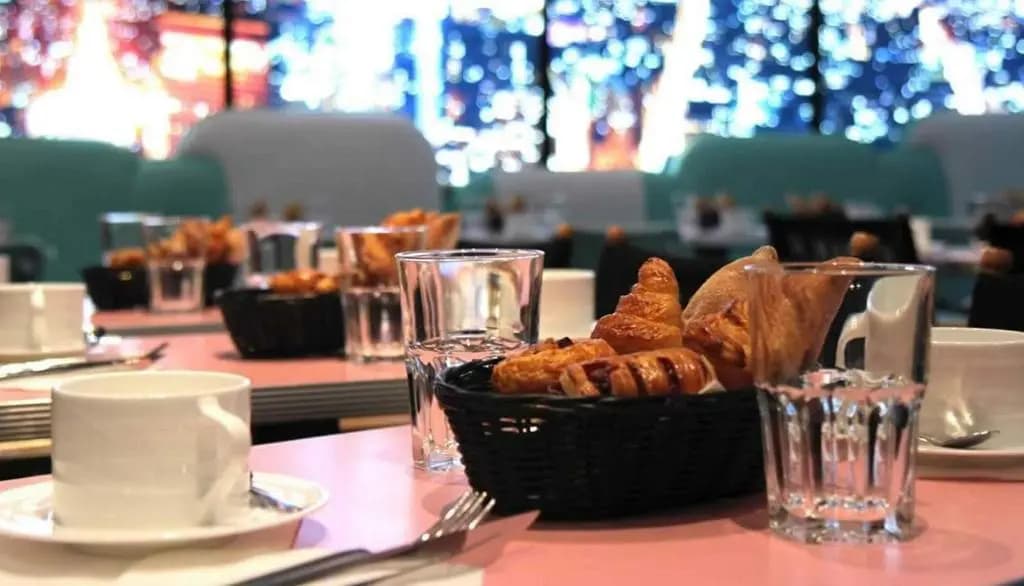 Platine Hotel - photo 10