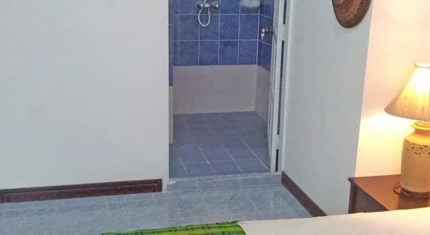 Beshert Guesthouse - photo 10