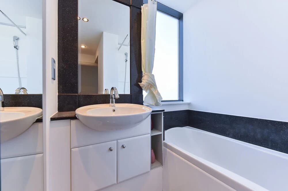 Westminster Superior Apartments - photo 9