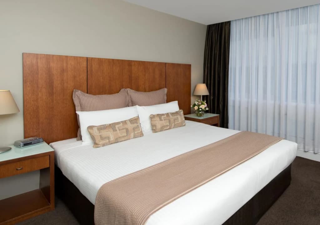 Park Regis Griffin Suites - photo 5