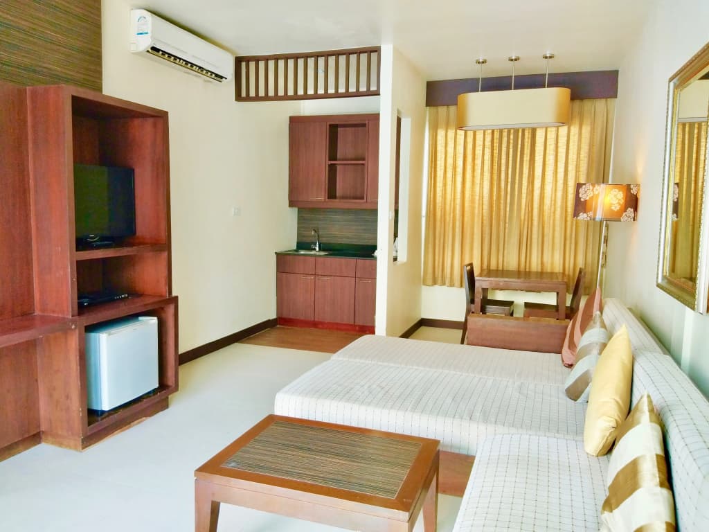 Al's Resort - photo 4