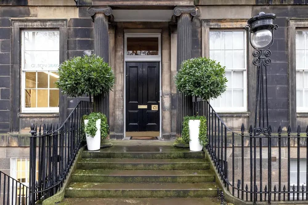 Modern studio in Edinburgh West End - photo 1