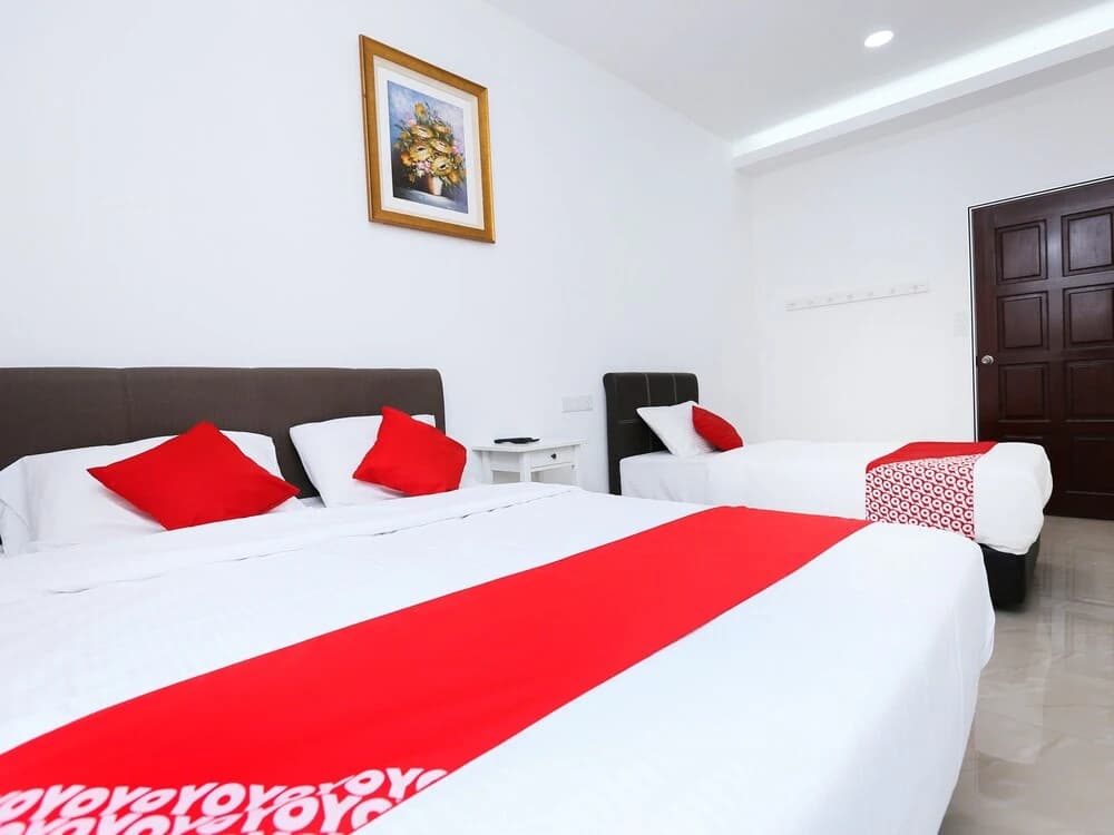 Roselyn Inn by OYO Rooms - photo 9