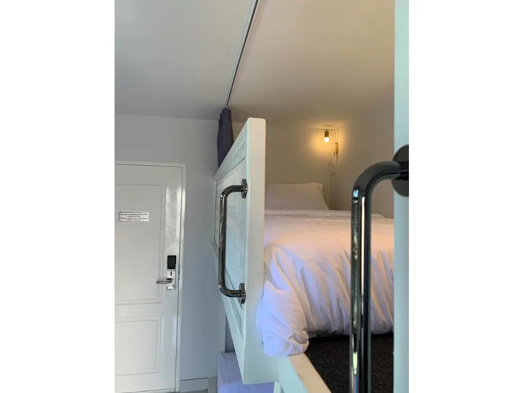Rich8 Hostel - photo 2