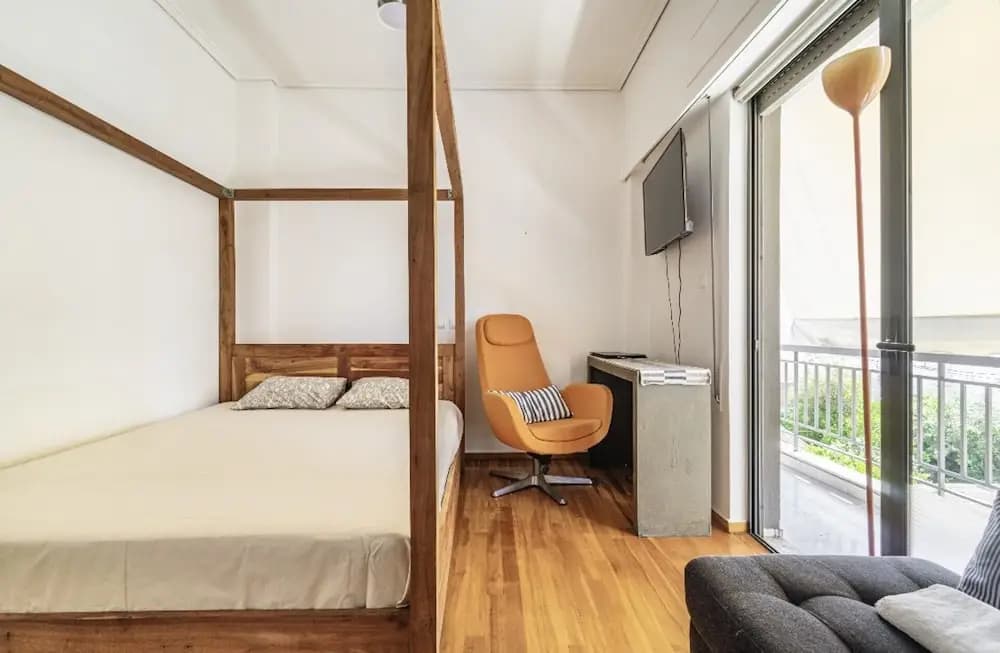 Impeccable 3-bed Apartment in Athens - photo 26