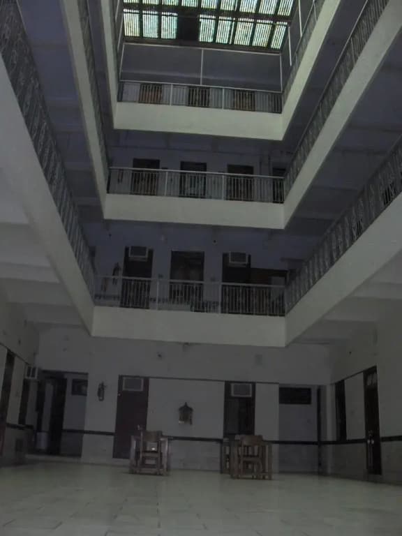New Royal Hotel - photo 8