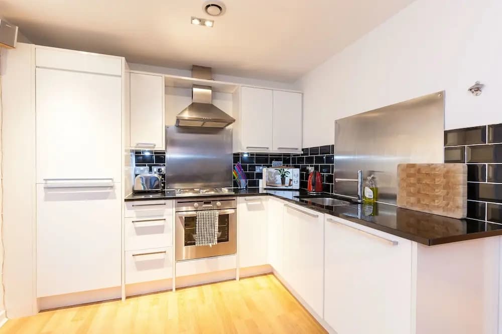 Modern Two Bedroom Apartment - photo 7