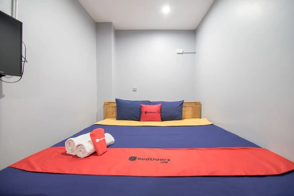 RedDoorz Hostel @ Signature Inn - photo 6