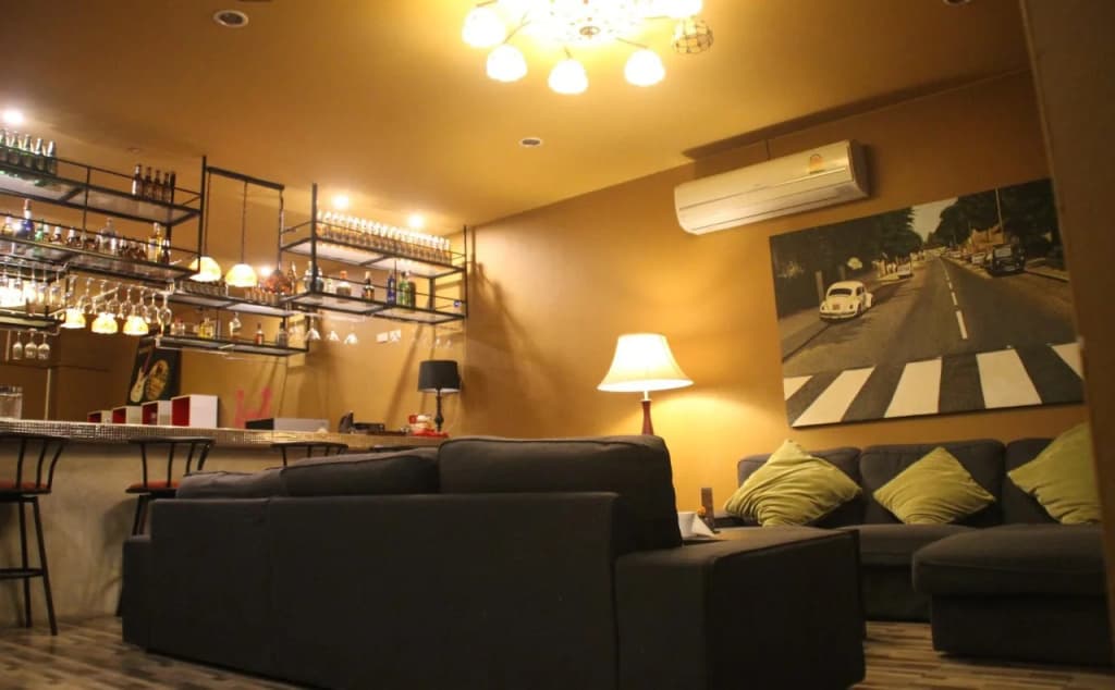 Ol'Masta Hotel & Lounge - photo 7