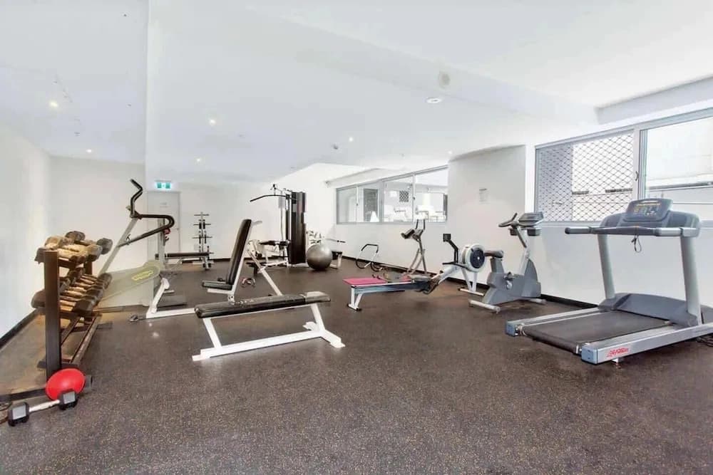 Cozy 2BR Apartment Steps From Darling Harbour - photo 11