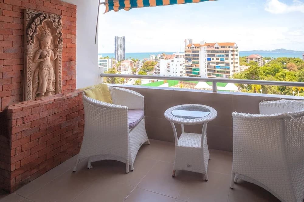 1 Bedroom 716 High Floor Seaview - photo 4