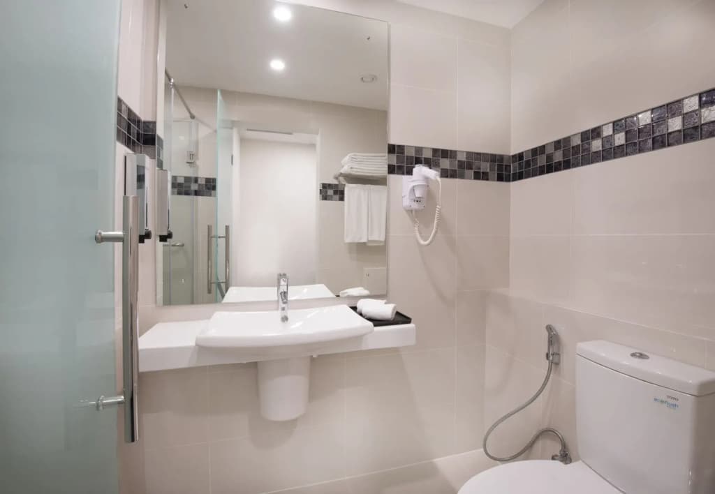 Fairway Colombo - Sri Lanka's First Hotel With Robot Technology - photo 34